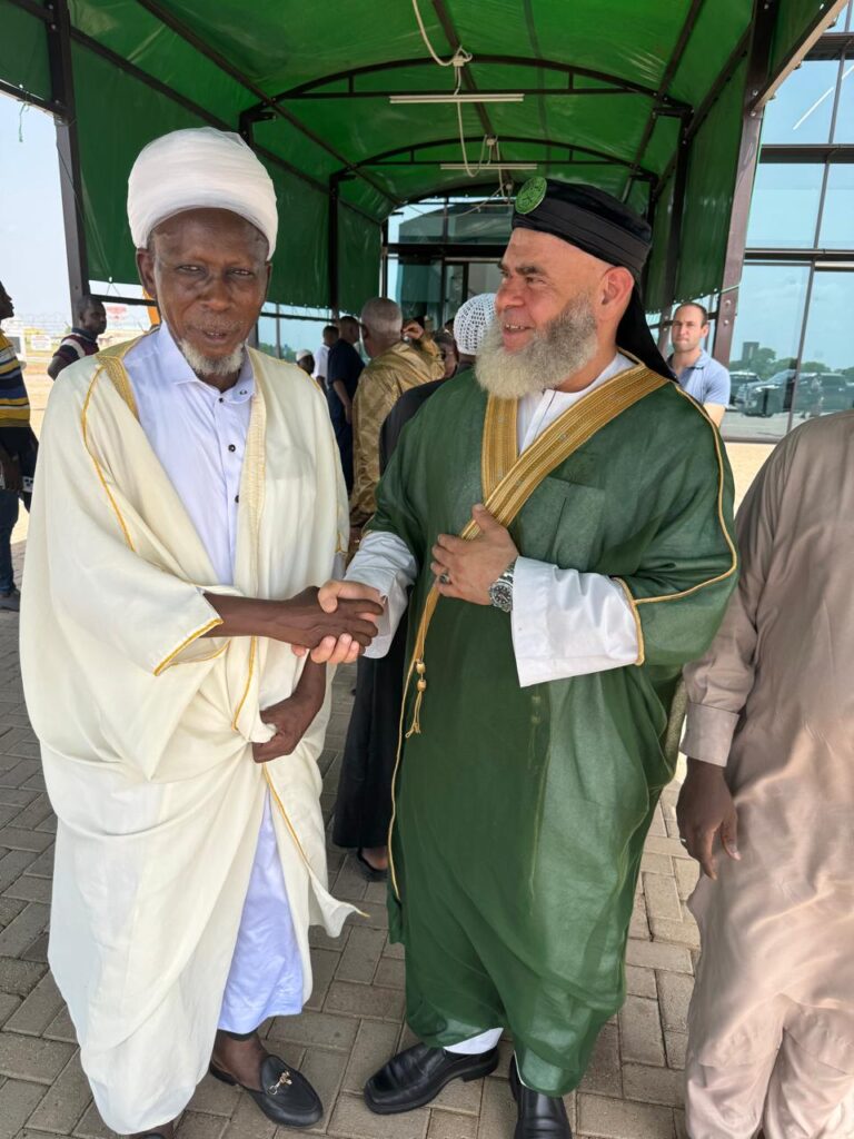‏استقبال الأمين العام للتجمع العالمي للإشراف من قبل شيوخ وعلماء وكبار الشخصيات في مدينة تمالي شمالي غانا كان استقبال الشريف الدكتور هيثم العلي نقيب الأشراف استقبال الإخوة الحار