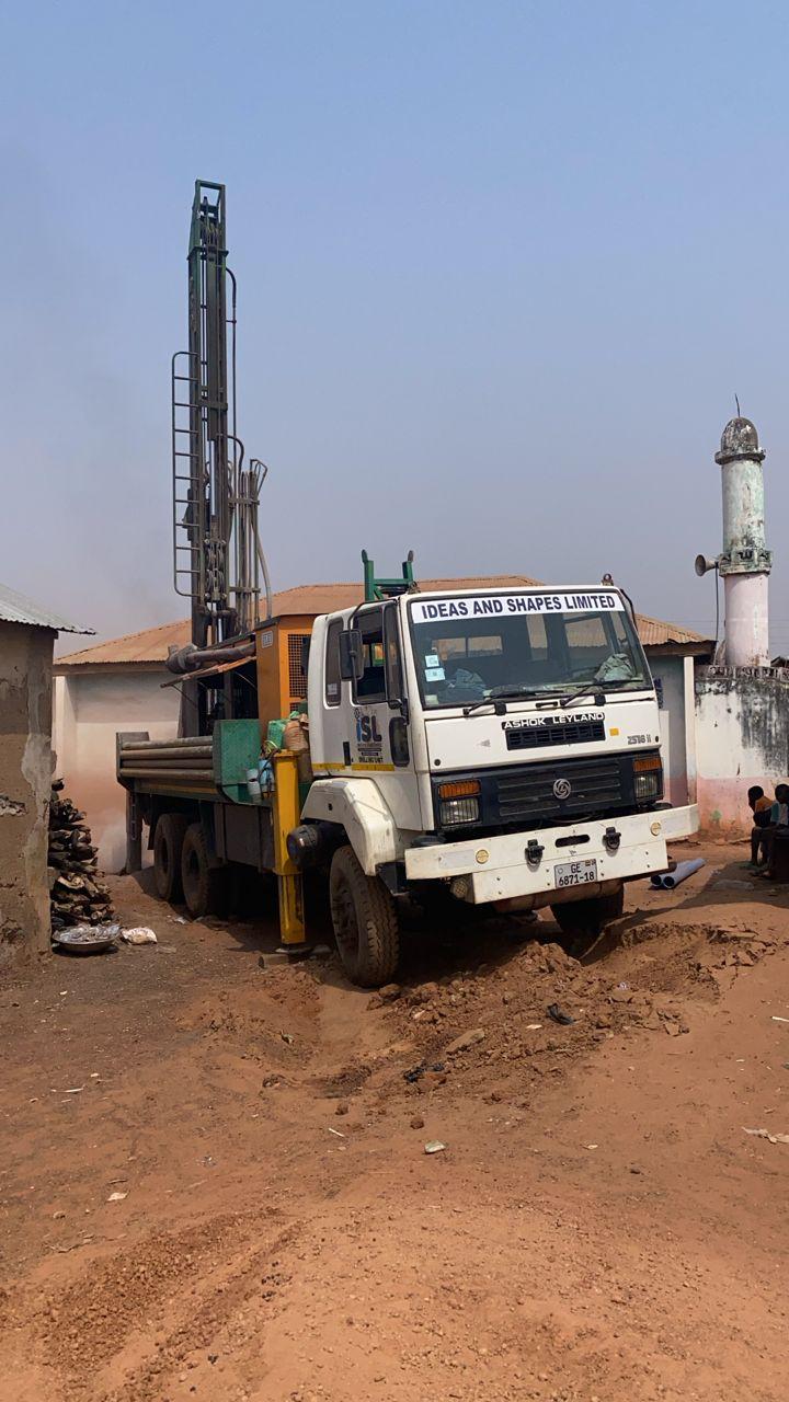 قام التجمع العالمي للسادة الأشراف الحسنيين و الحسينيين ببداء حفر بئر ماء لمسجد ‏الصديق أبا بكر رضي الله عنه وأرضاه رب العزة وبناء مكان للوضوء